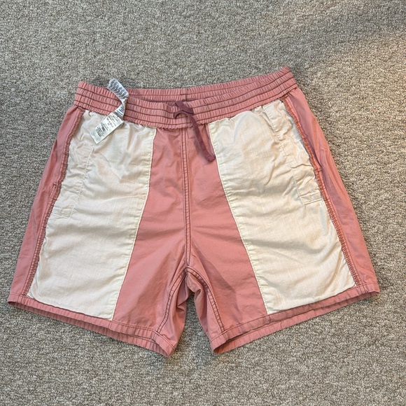 Patagonia, pink cotton shorts, medium, 6” inseam - Picture 8 of 8